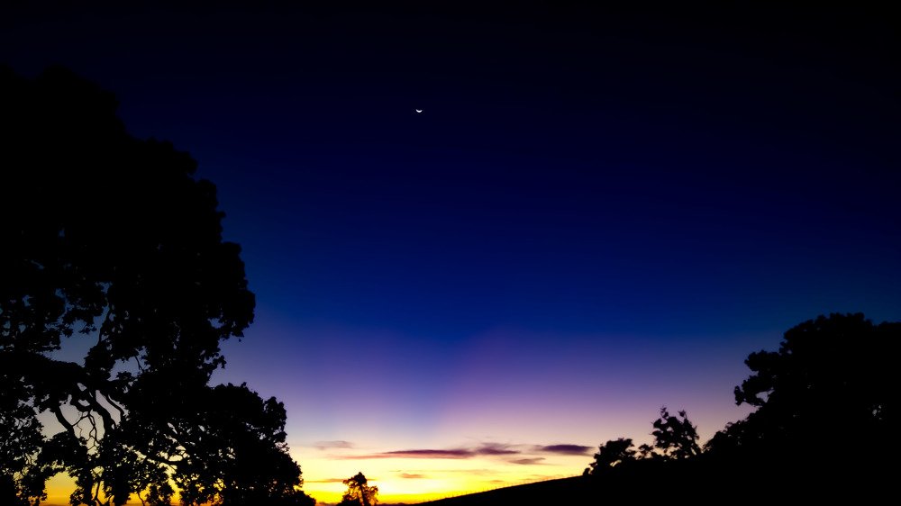 Two faces of the sky.