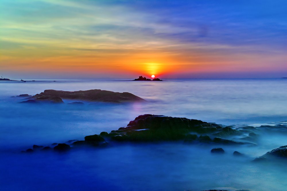 Bình minh trên biển