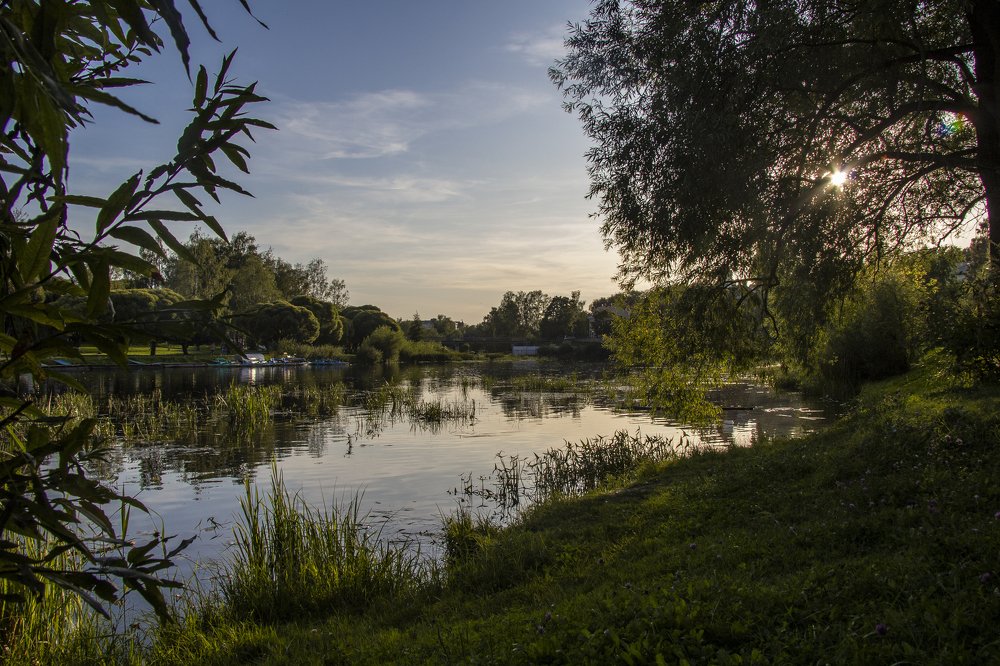 Вечер на реке Пскова