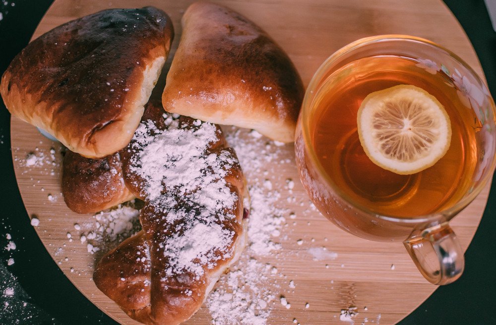 Чай с пирожками