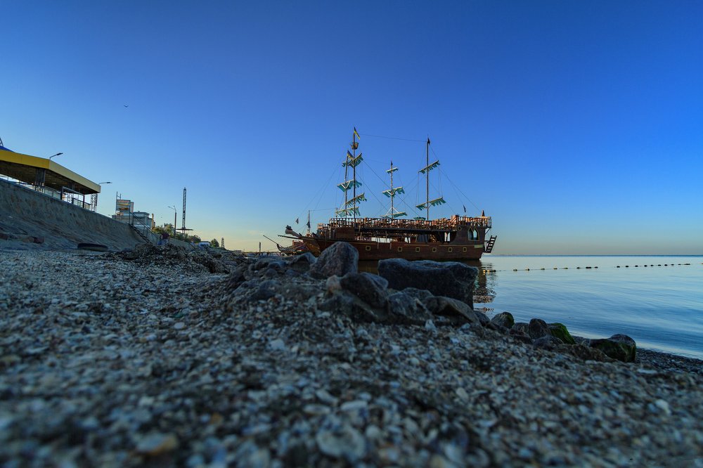 Утро на пляже Бердянска.