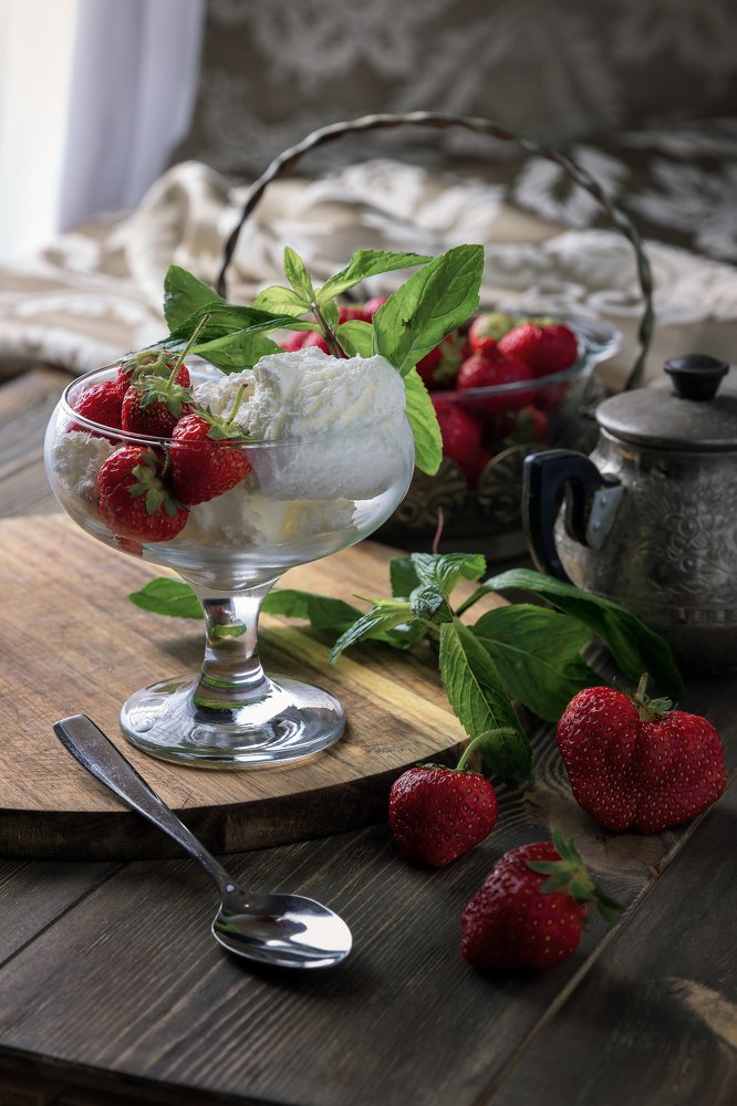 Клубника с мороженым