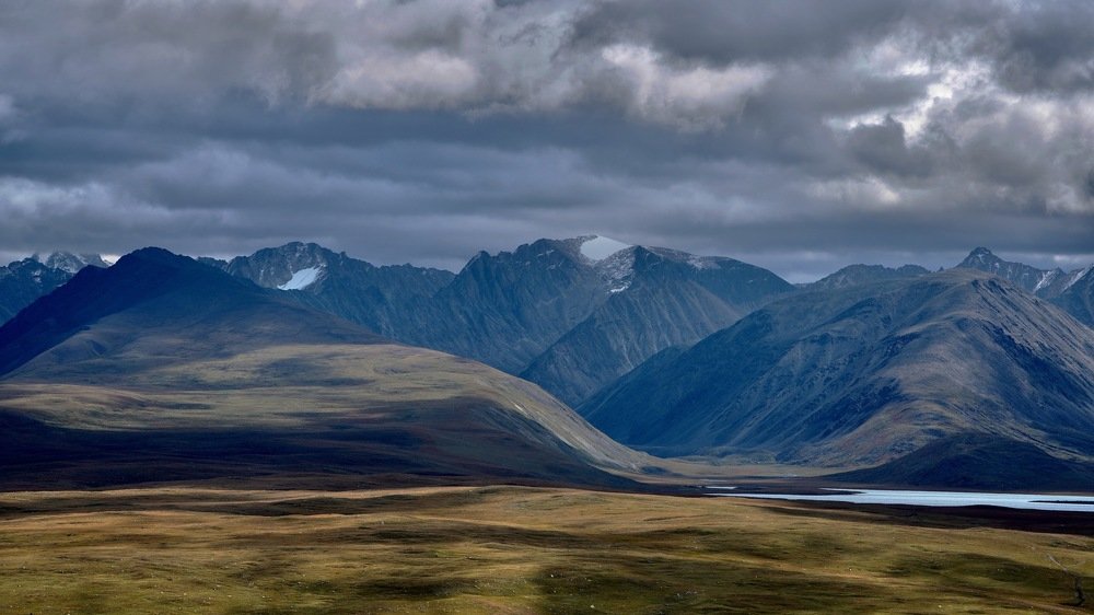 Пасмурная погода на хребте Чихачева