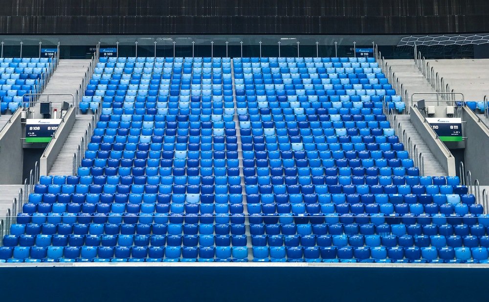 Трибуны, голубой цвет