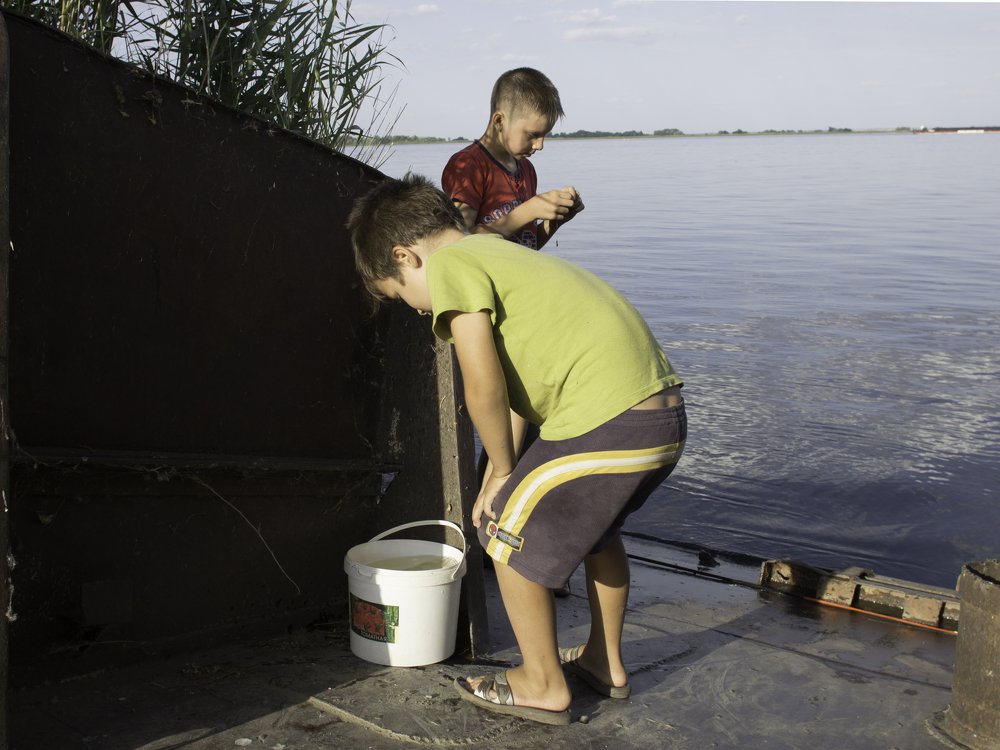 На рыбалке.