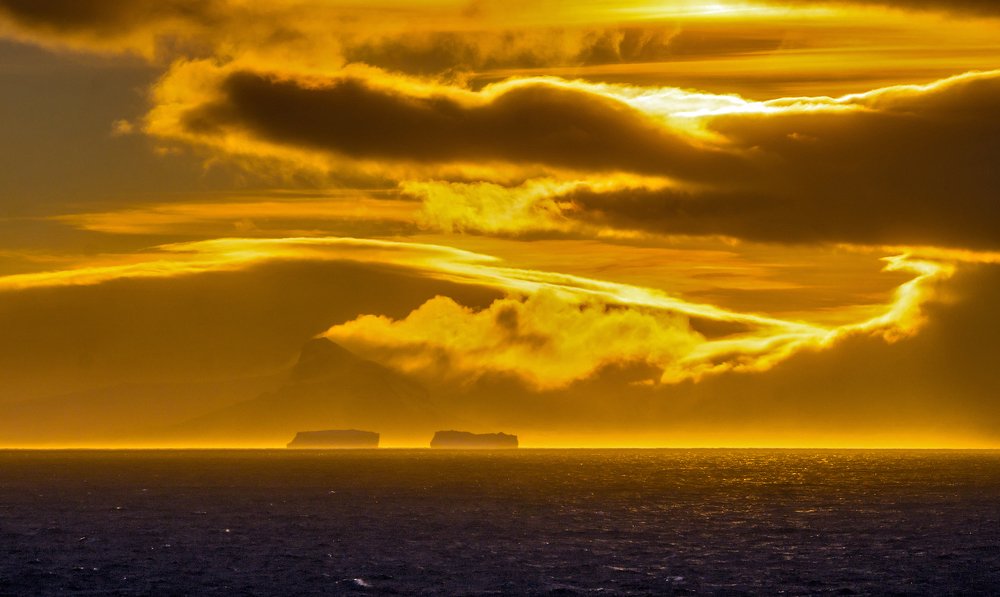 Острова в океане