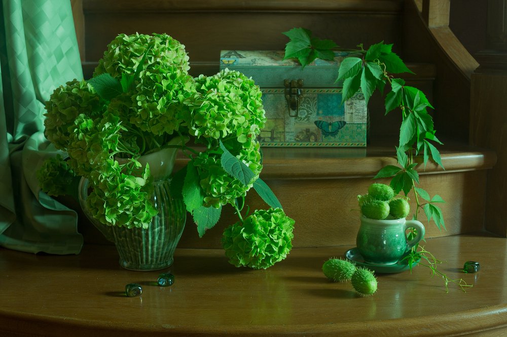 В зелёных тонах...