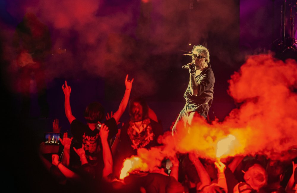 Красное на чёрном (АлисА)