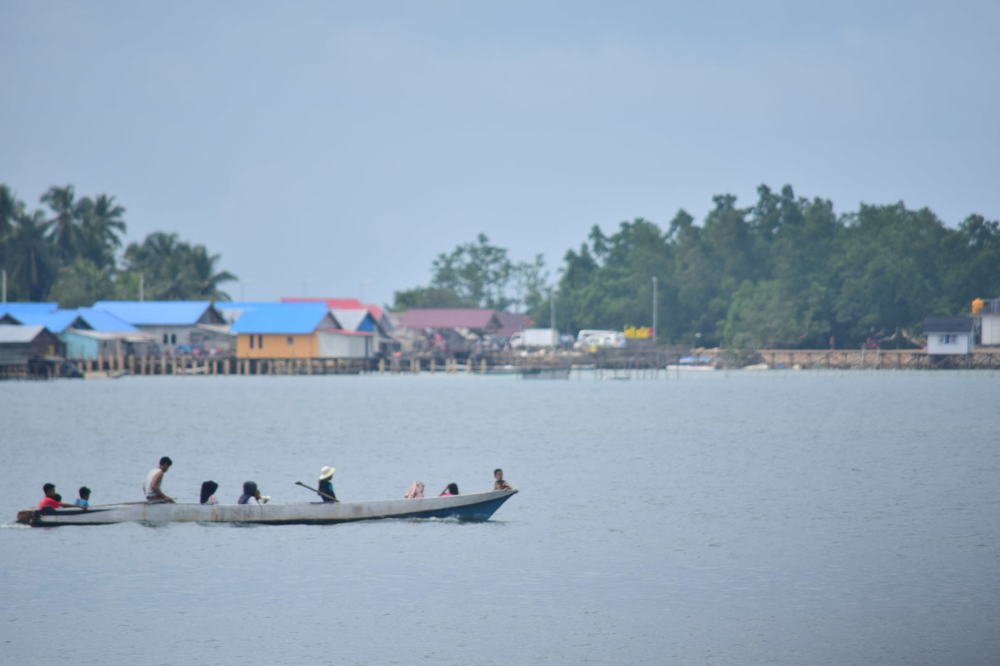 Photograph by Ajiun