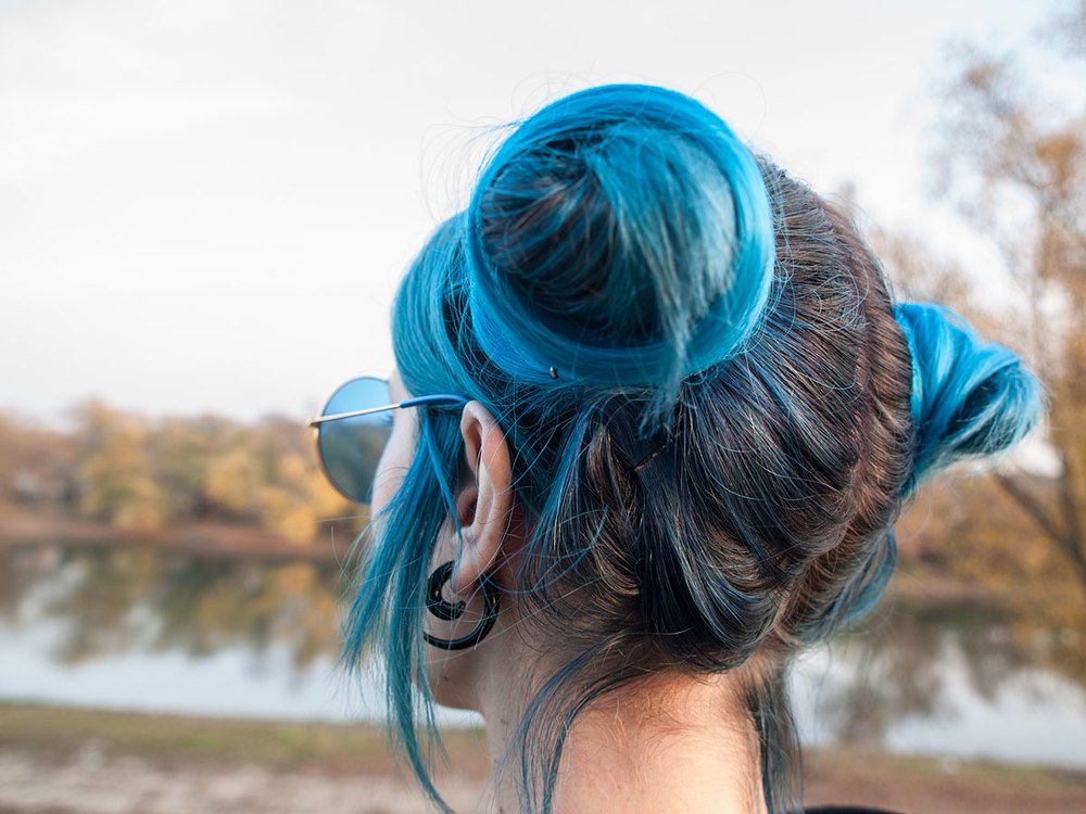 Саша наблюдающая осень