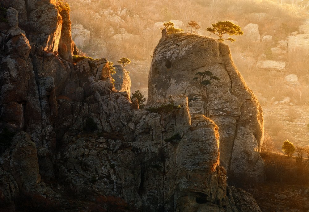 "Украшен вечер золотом заката"