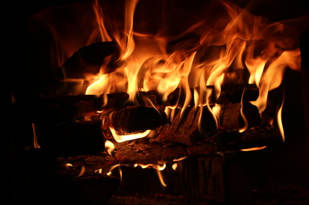 На огонь смотрю я в печку...