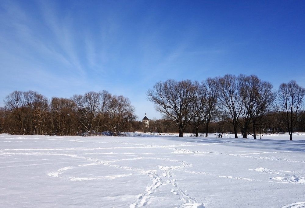 Следы на снегу