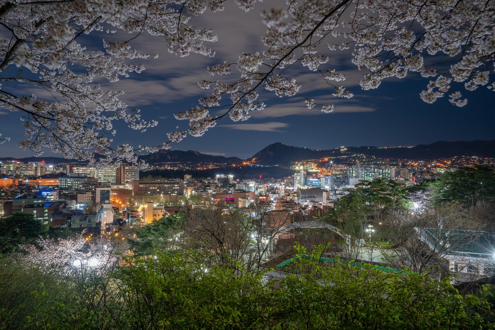 В городе весна