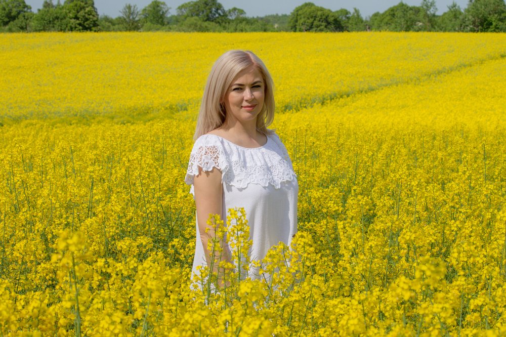 В рапсовом поле