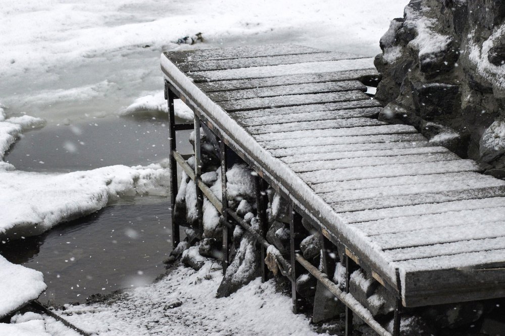 Припорошило снегом