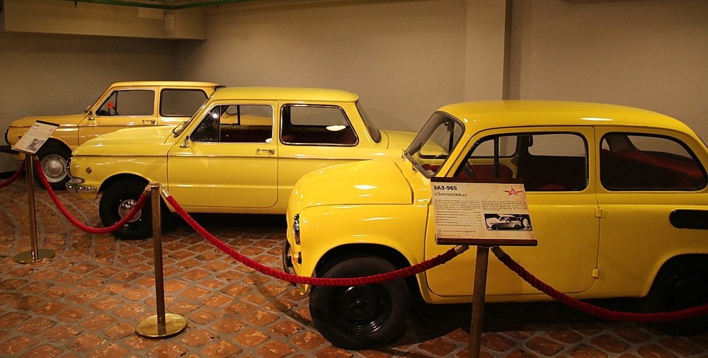 Автомобили \Запорожец\.