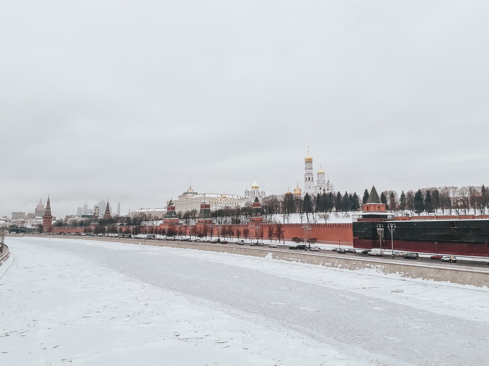 Златоглавая в белом