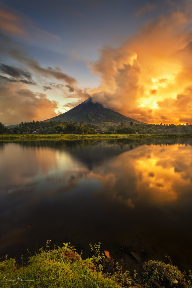 Beautiful Sunrise @ majestic Mayon