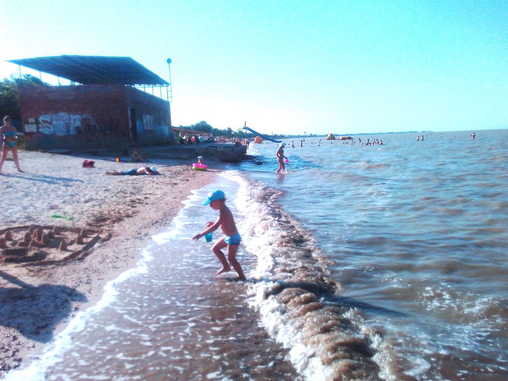 мальчик на пляже