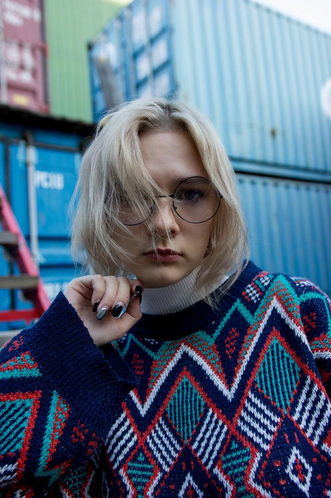 Юная серьезность!