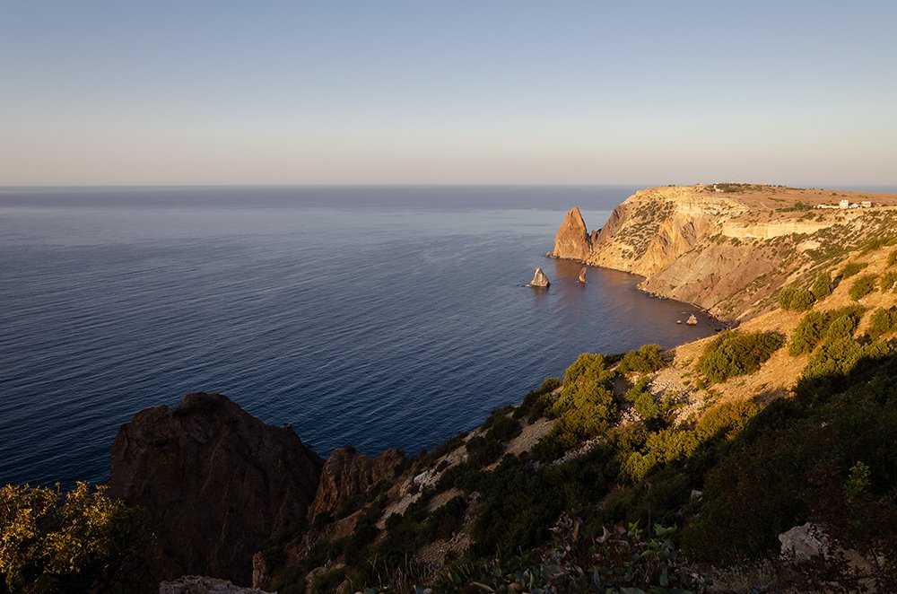 Первые лучи над мысом Фиолент