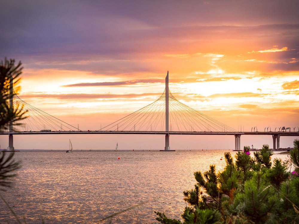 Закат и яхты.