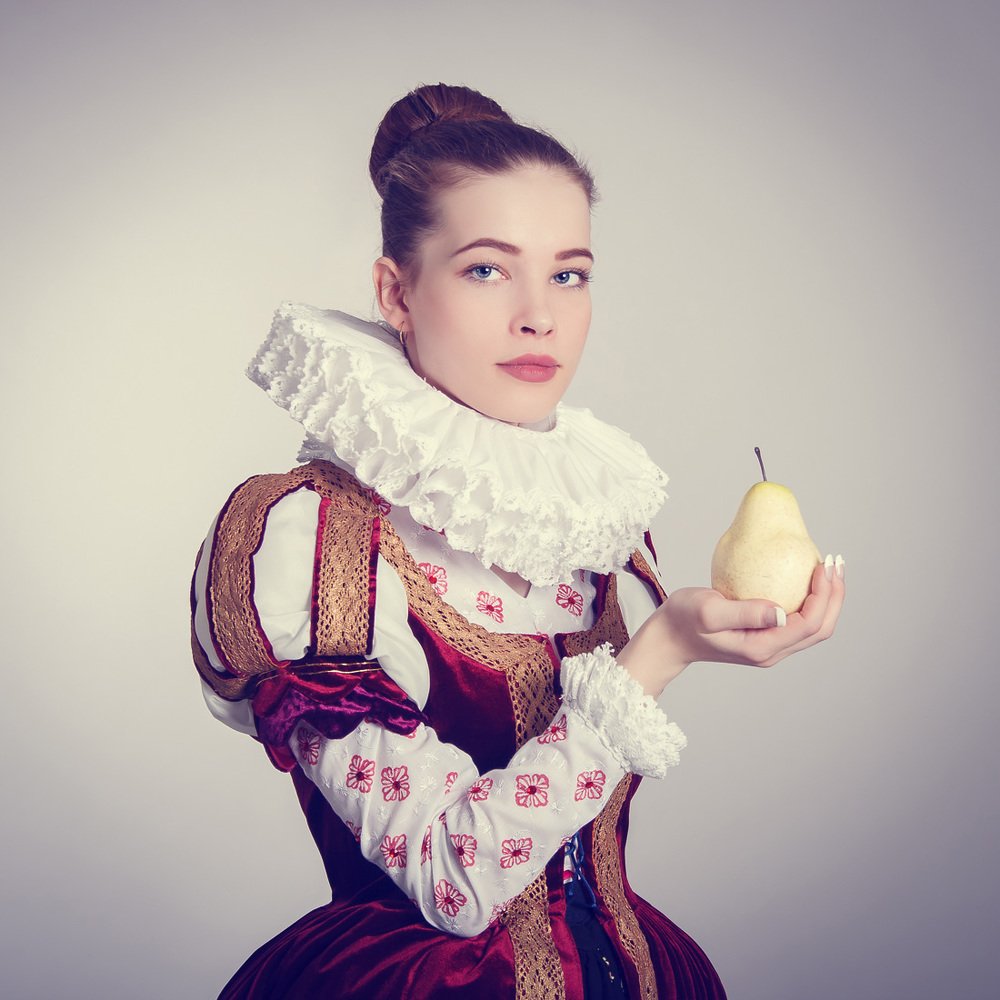 Дама с грушей.