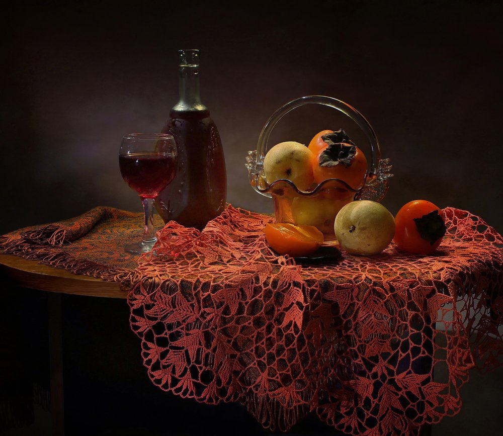 С вином и хурмой