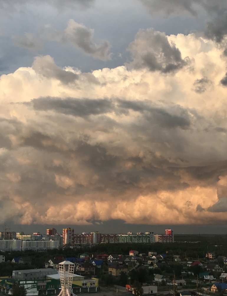 Бушующие облака