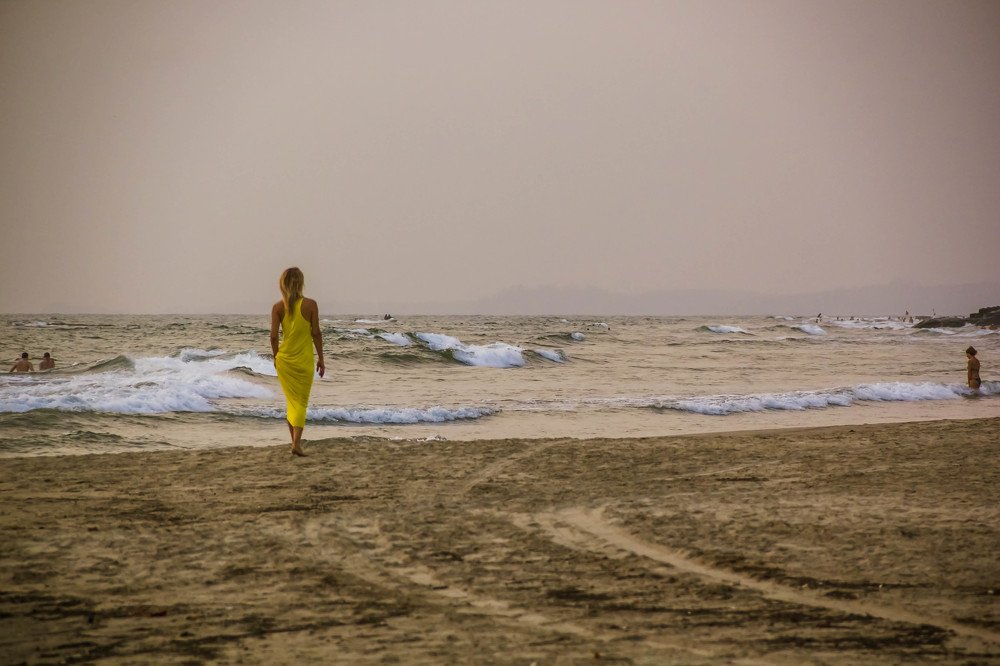 Уходящая в море...