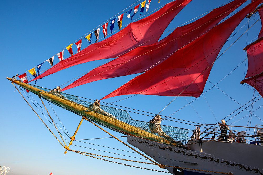 Под Алыми Парусами