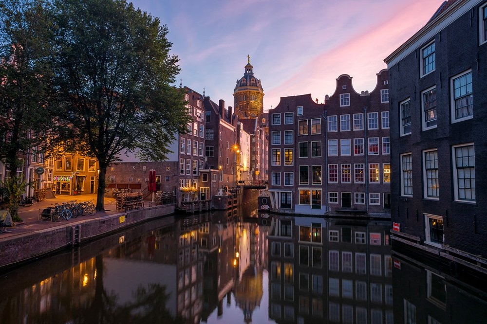 Утро. Амстердам.