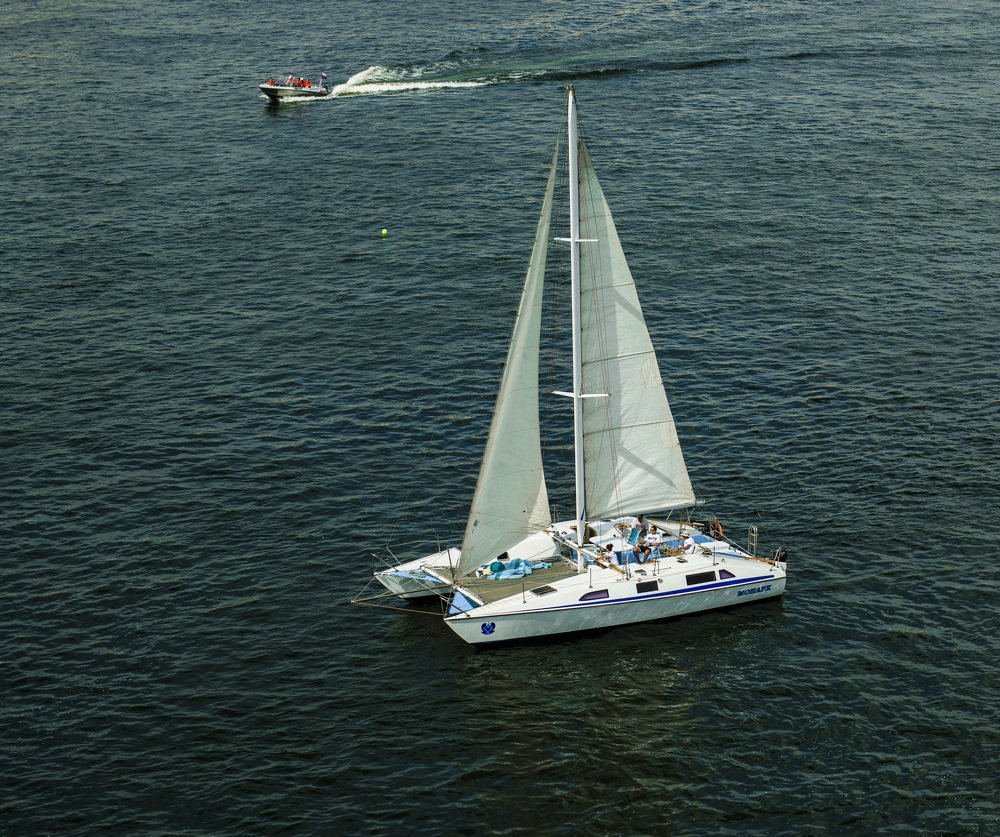 Катамаран "Монарх" и судьи