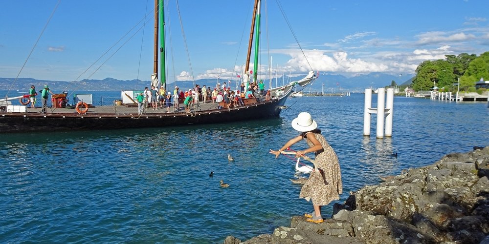 Barque La Savoie and the young huntress