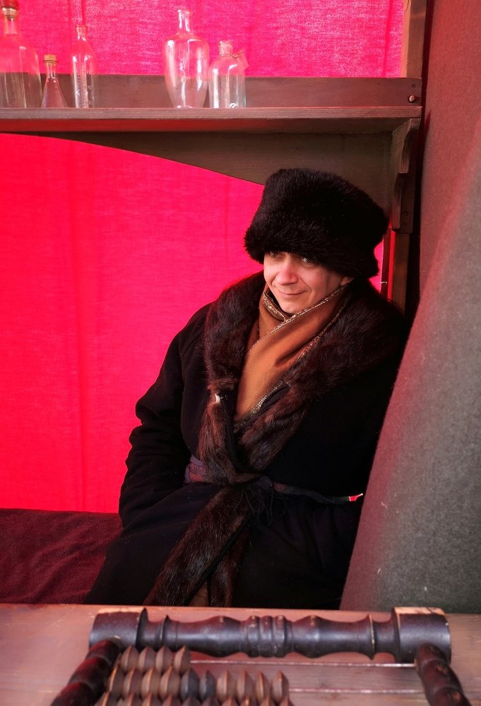 Приказчик в лавке...