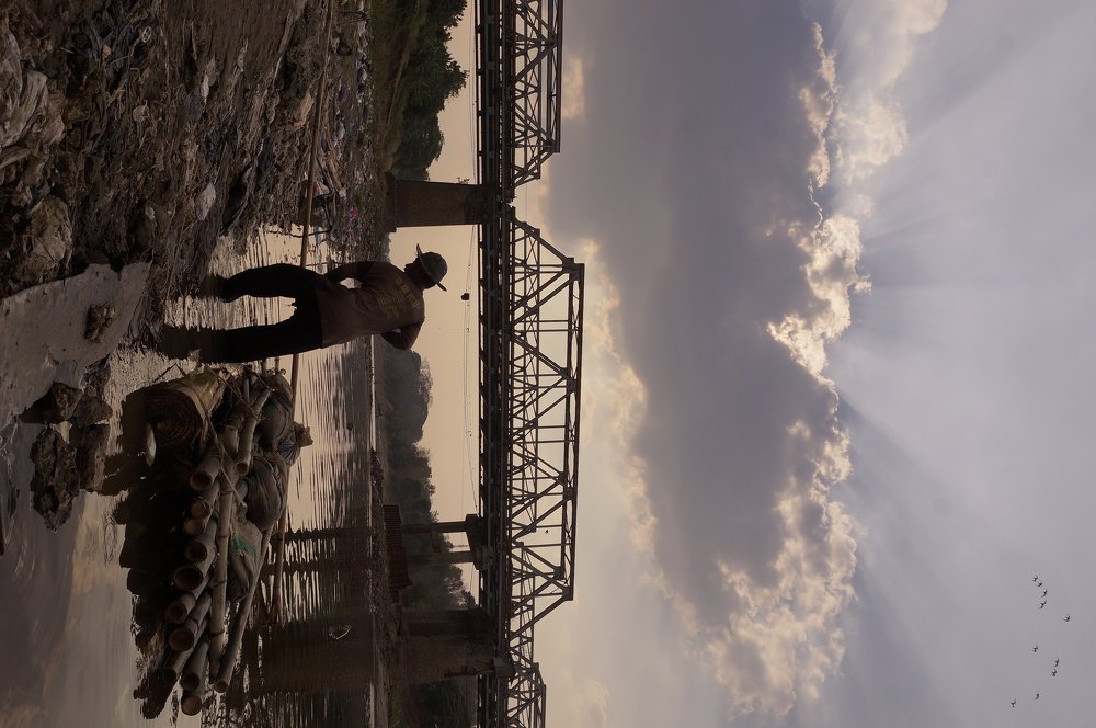 sand miners in the Bengawan Solo River
