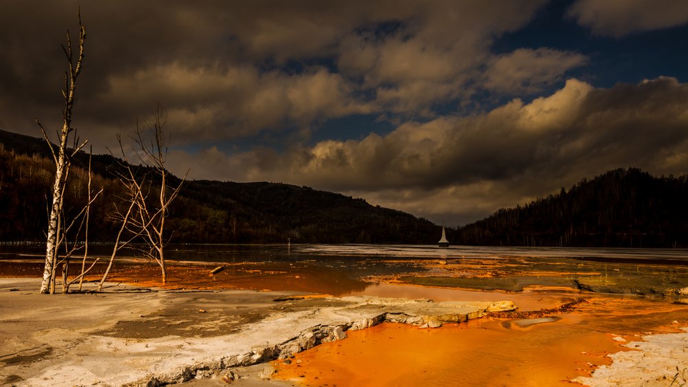 Geamana – The Romanian Village Flooded by a Toxic Lake