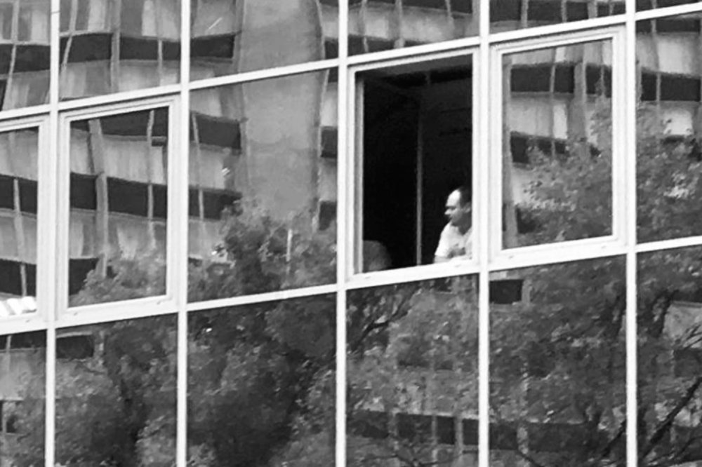 Что-то воздуху мне мало.