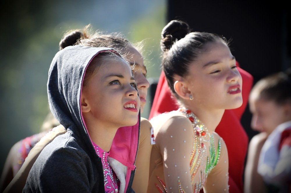 Юнные гимнастки.