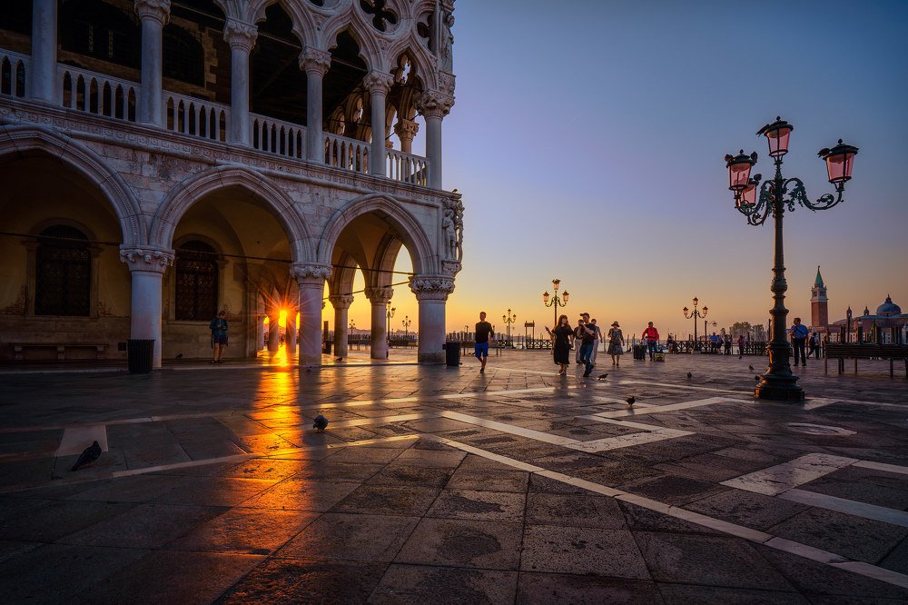 First sunrays in Piazza San Marco