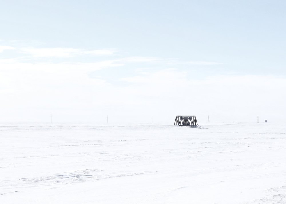 мост в полярной пустыне