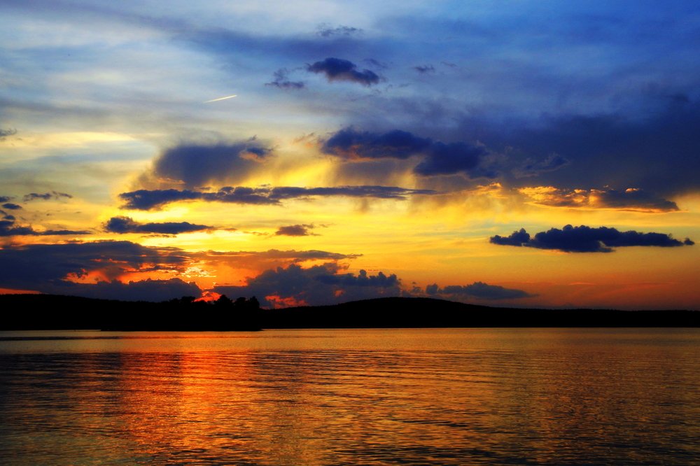 Закат на озере Синара