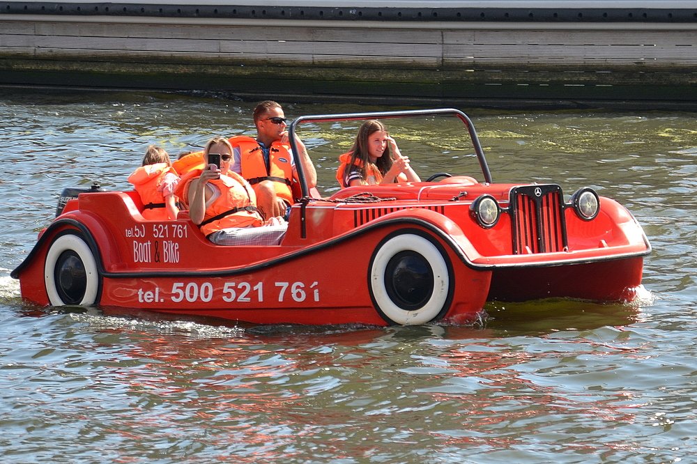 Улыбнитесь,Вас снимают