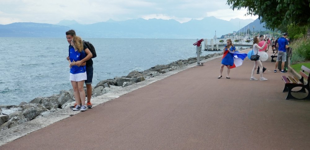 lovers and the flag lady