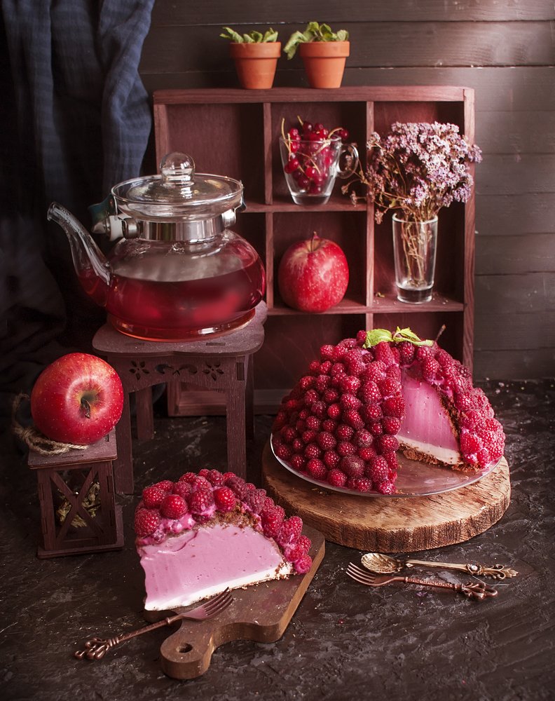 Autumn raspberry cake
