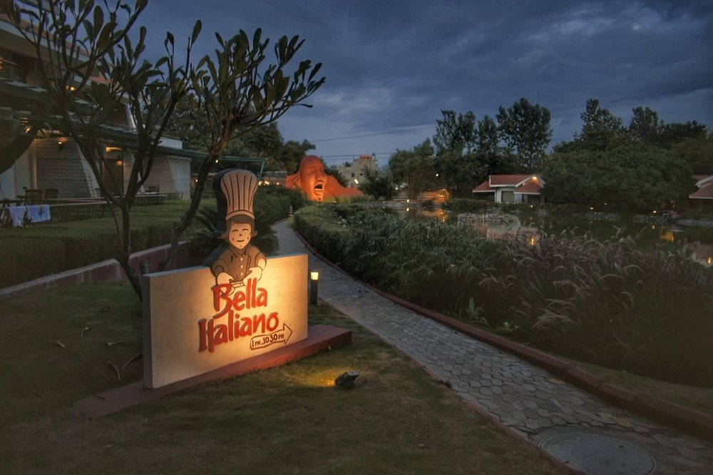 Leading Lines with curves