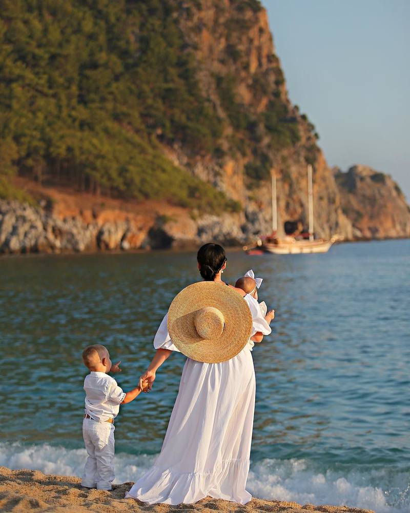 Photograph by Anna Yildiz