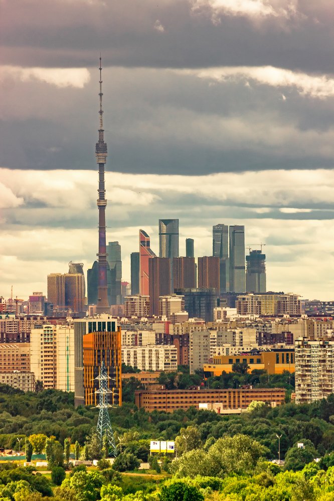 Город наступает