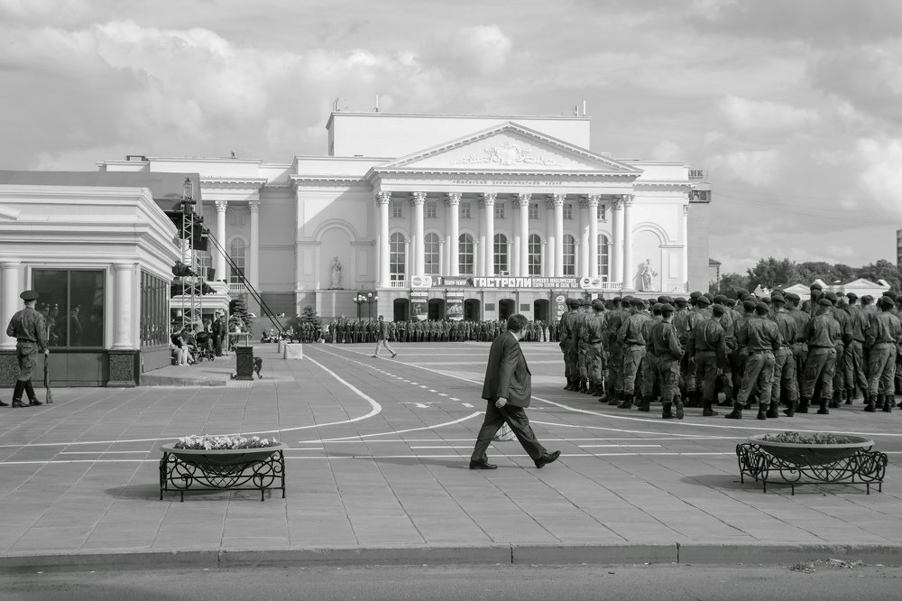 Ать-два! Левой!